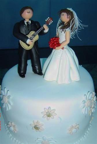 novios torta guitarra